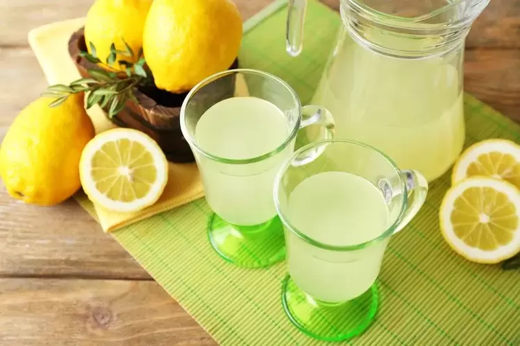 lemon water for drinking water